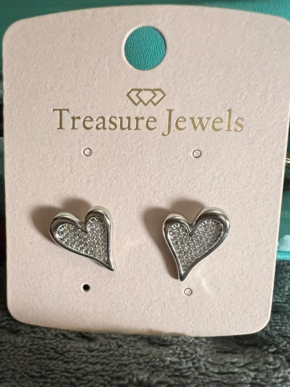 New Treasure Jewels bling heart studs